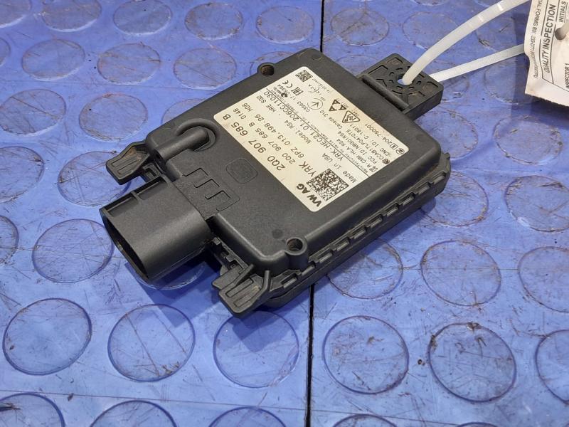 2020 Volkswagen Passat Camera/Projector