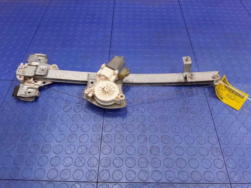 2007 Chevrolet Silverado 1500 Front Door Regulator