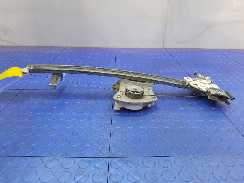 2007 Chevrolet Silverado 1500 Front Door Regulator