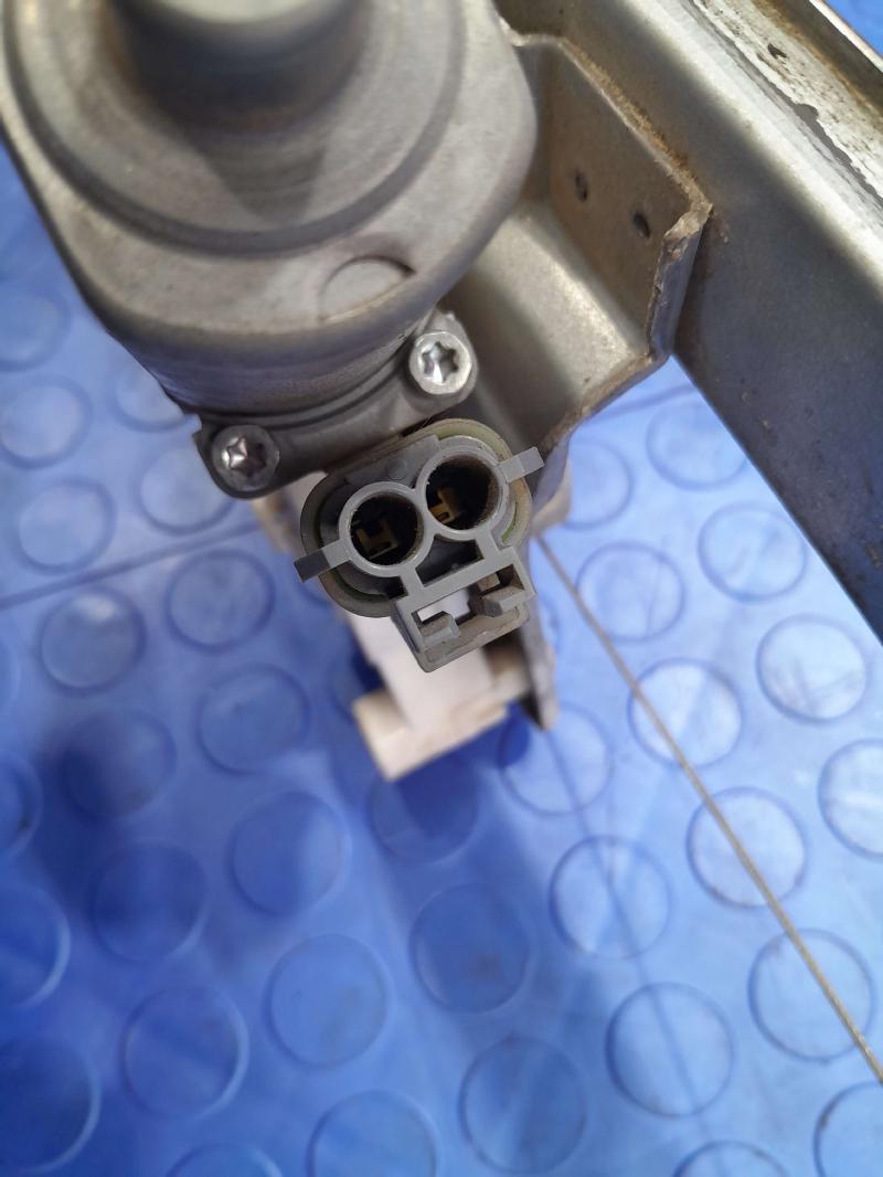2007 Chevrolet Silverado 1500 Front Door Regulator