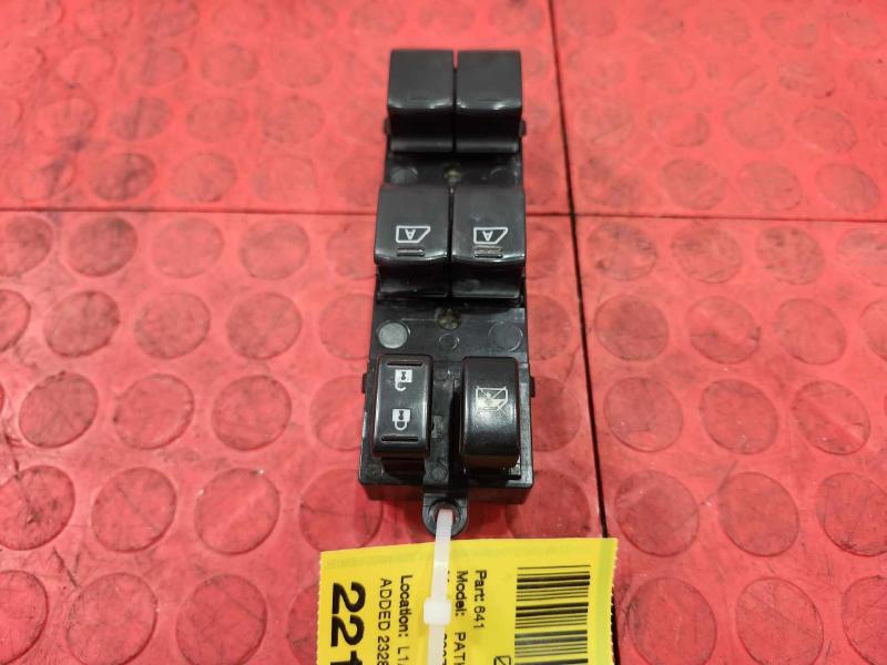 2007 Nissan Pathfinder Door Switch Front