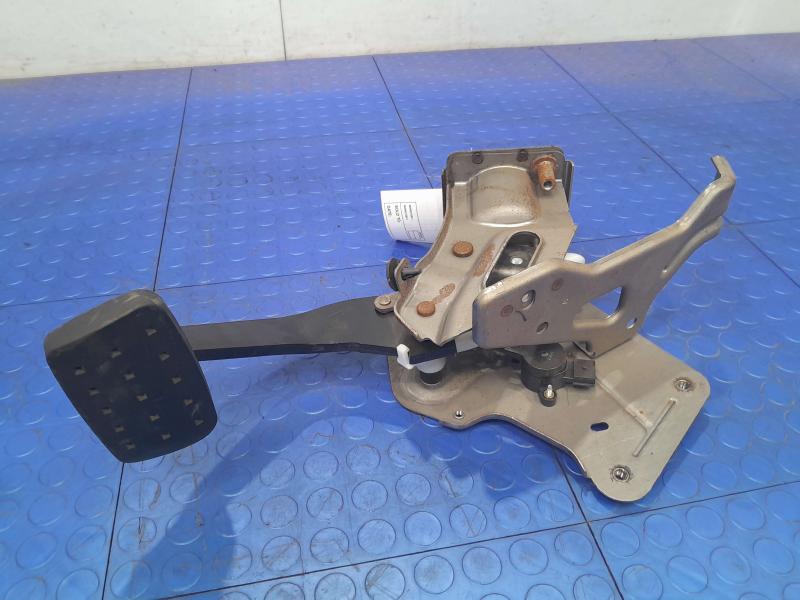 2017-2023 GMC Acadia Brake Pedal Assembly with Bracket Genuine OEM 84517824