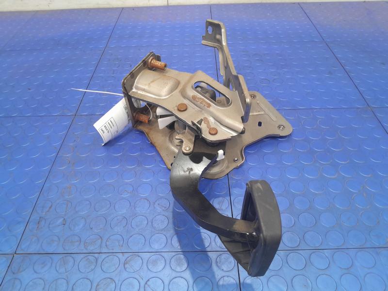 2017-2023 GMC Acadia Brake Pedal Assembly with Bracket Genuine OEM 84517824