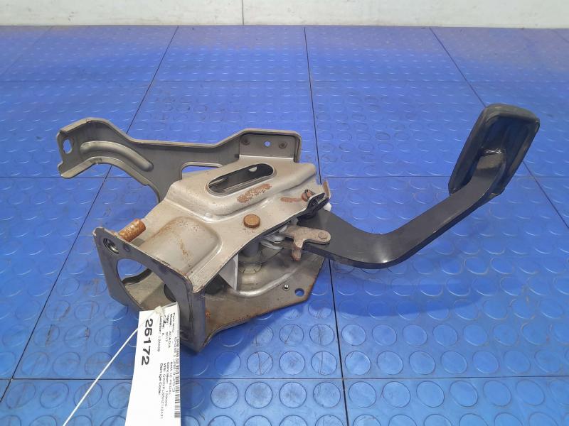2017-2023 GMC Acadia Brake Pedal Assembly with Bracket Genuine OEM 84517824