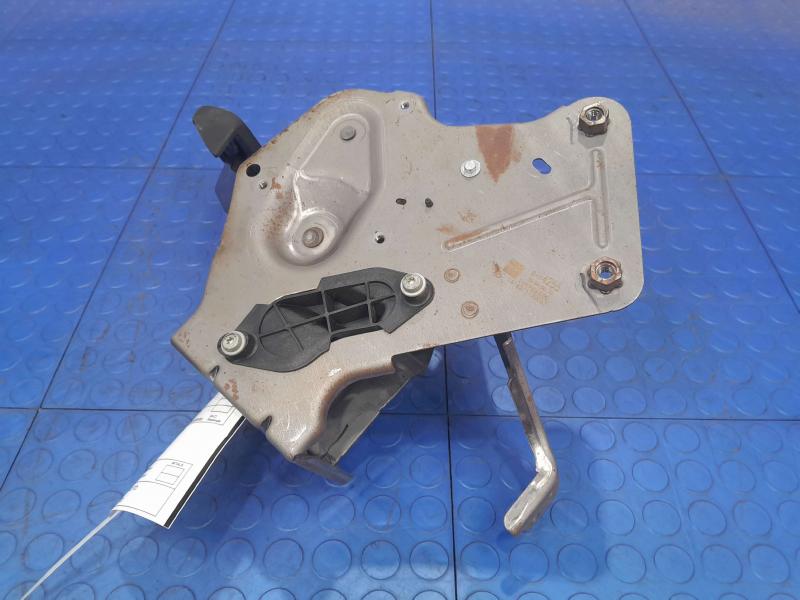 2017-2023 GMC Acadia Brake Pedal Assembly with Bracket Genuine OEM 84517824
