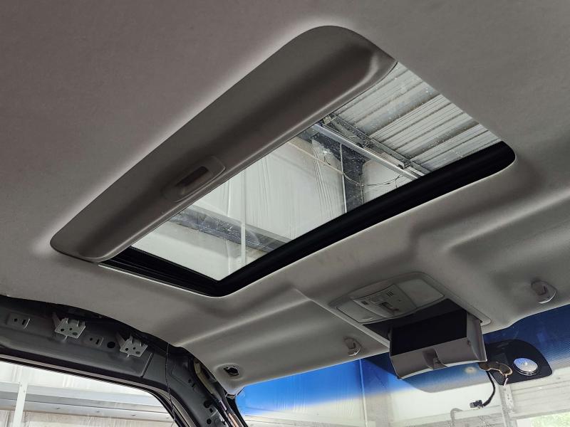 2011 Infiniti QX56 Sunroof Glass Assembly With Frame and Motor Thru 4/11 OEM 912101LA1A