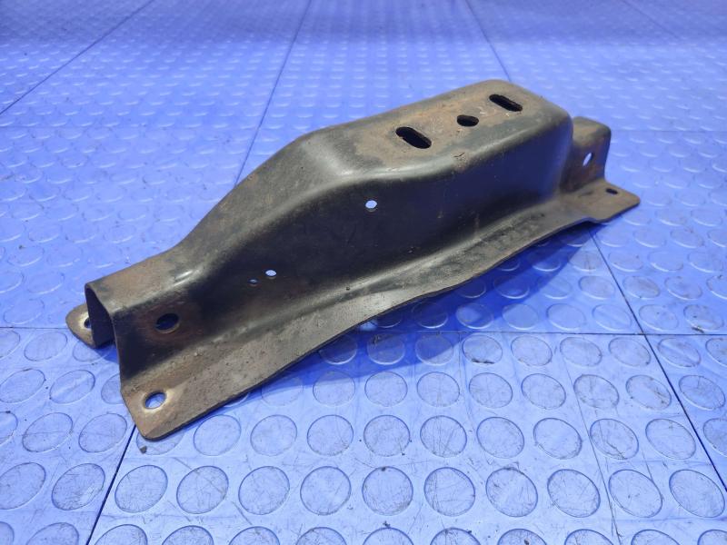 2001-2005 Ford Explorer Sport Trac 4x4 Automatic Transmission Crossmember OEM
