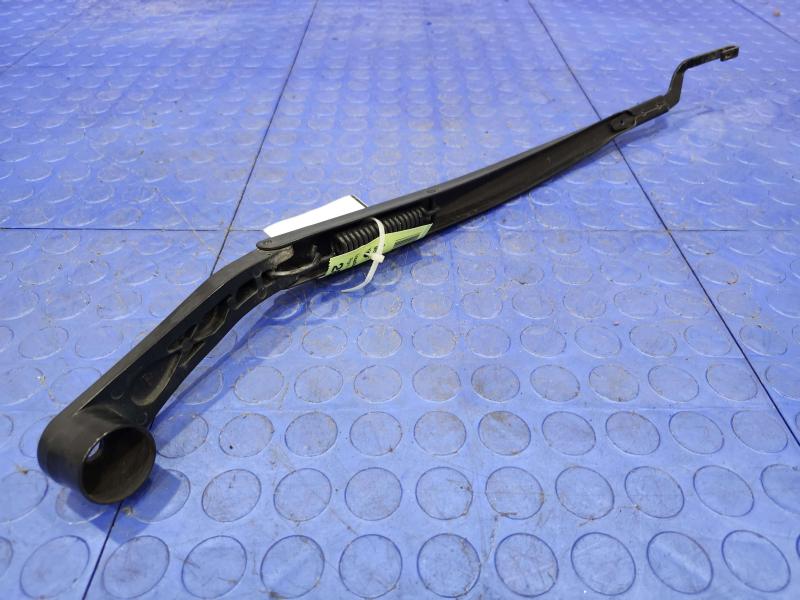 2013 Chrysler 300 Wiper Arm