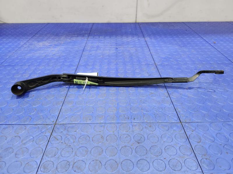 2013 Chrysler 300 Wiper Arm