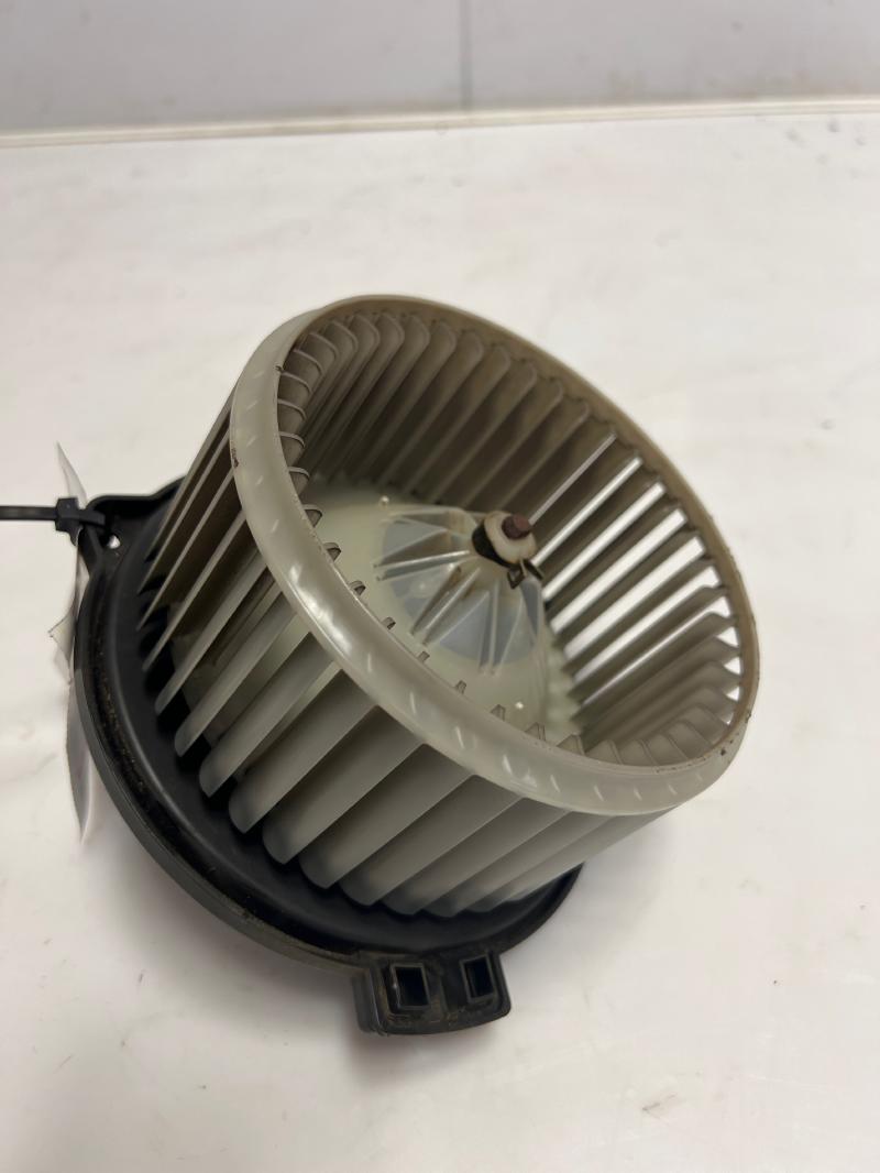 2003 - 2008 Toyota Corolla Heater AC Blower Motor OEM 8710302370
