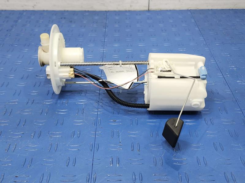2013 Toyota Yaris Fuel Pump