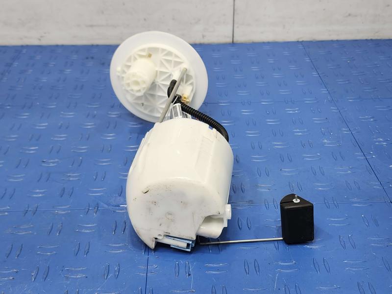 2013 Toyota Yaris Fuel Pump