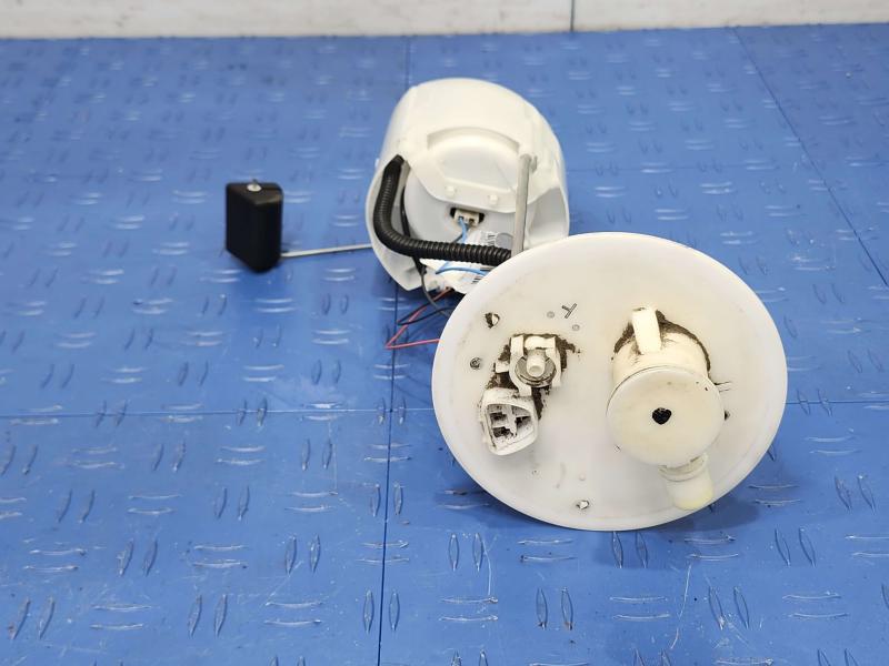 2013 Toyota Yaris Fuel Pump