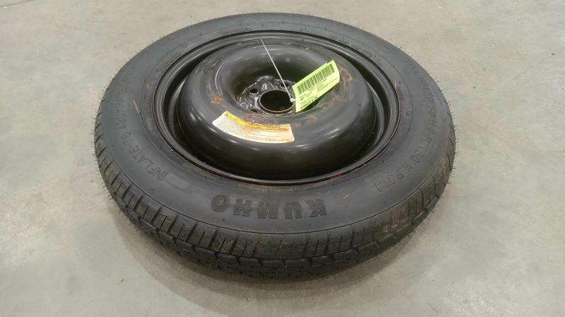 2015 Nissan Rogue Wheel