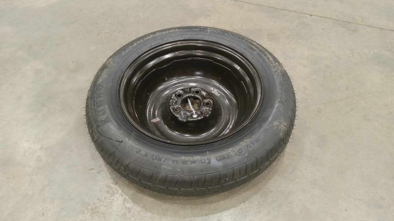 2015 Nissan Rogue Wheel