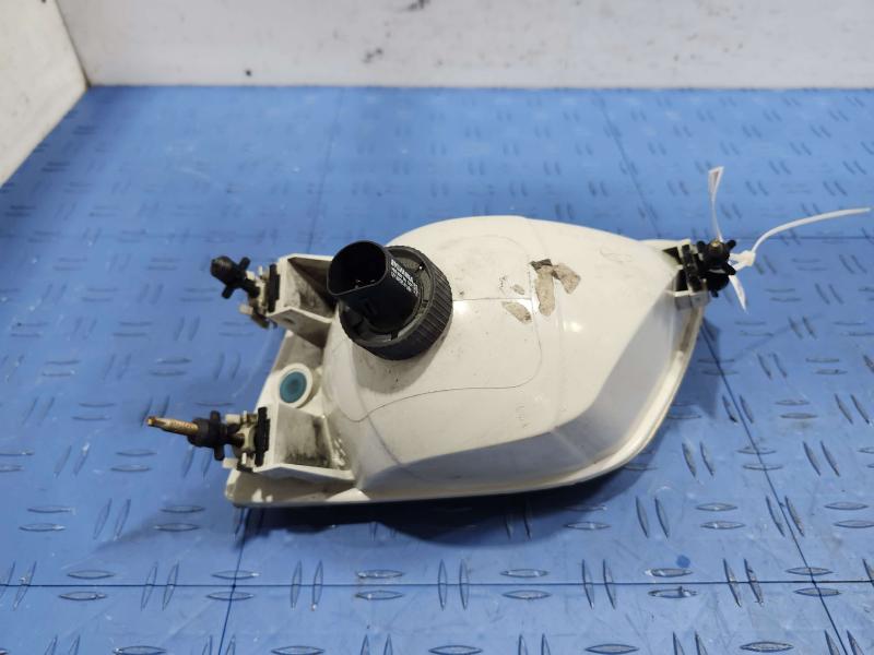 2001 Ford F-150 Headlamp Assembly