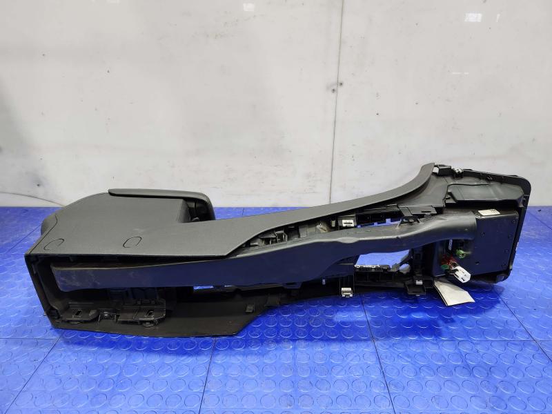 2016-2019 Volkswagen Passat Center Floor Console Assembly Black Leather OEM 561863241K82V