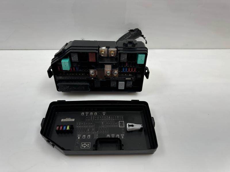 2013 Honda CR-V Engine Fuse Box