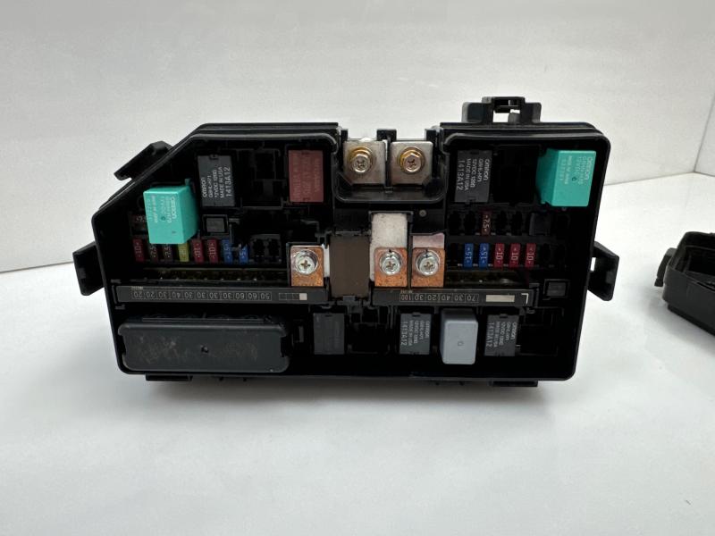 2013 Honda CR-V Engine Fuse Box