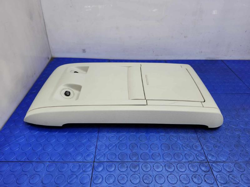 2009 Volkswagen Routan Info-Gps-Tv Screen