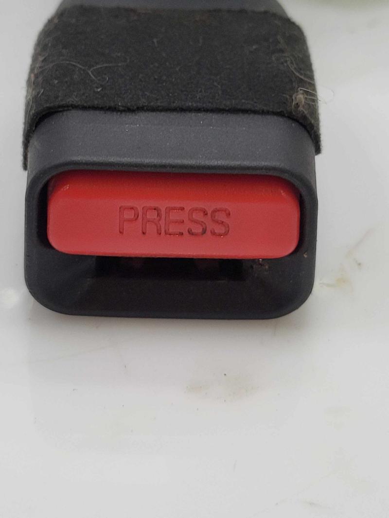 2013 Hyundai Veloster Front Seat Belt