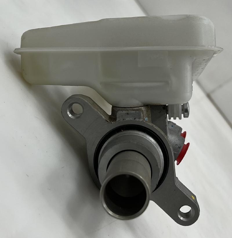2015 - 2020 Ford Edge Brake Master Cylinder Assembly OEM F2GZ2140A