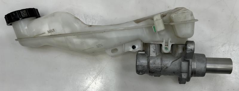 2015 - 2020 Ford Edge Brake Master Cylinder Assembly OEM F2GZ2140A