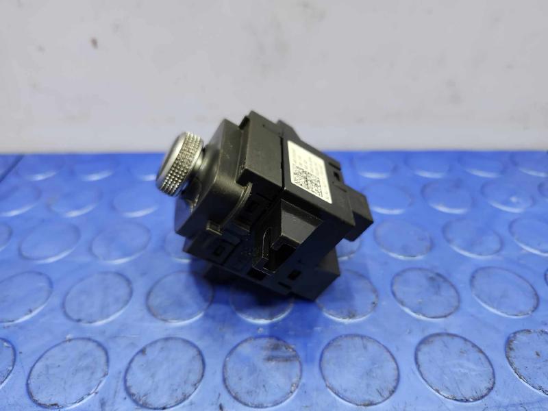 2017-2019 Audi Q7 Opera Unit Switch Volume Control Switch OEM 4M1919616B