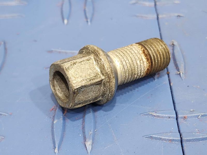 2012 Audi TT Lug Nuts