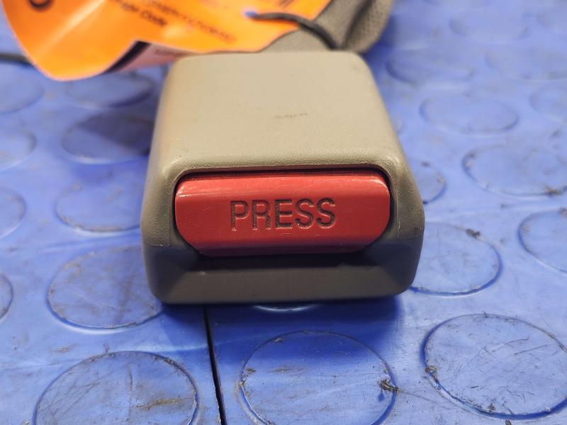 2004 Toyota Tacoma Rear Seat Belt