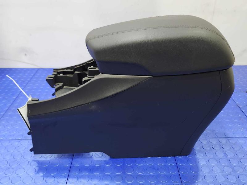 2014 Hyundai Santa Fe Front Console