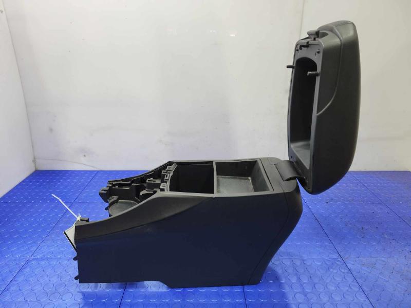 2014 Hyundai Santa Fe Front Console