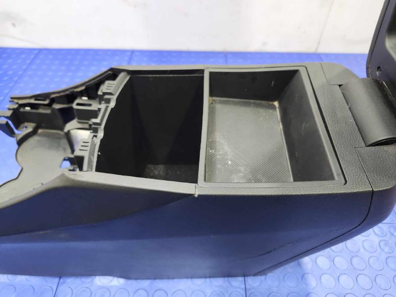 2014 Hyundai Santa Fe Front Console