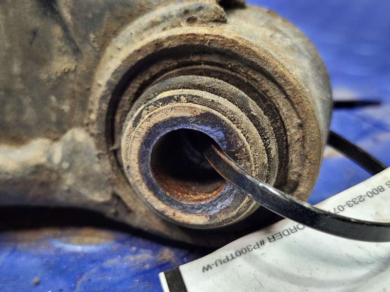 2014 Chrysler 300 Lower Control Arm Rr
