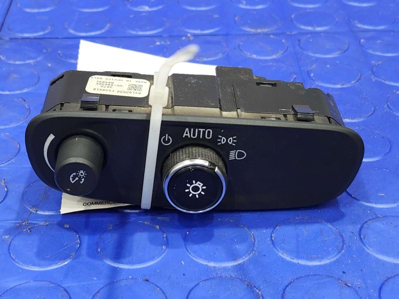 2018 Chevrolet Equinox Headlight Switch (Dash Mtd)