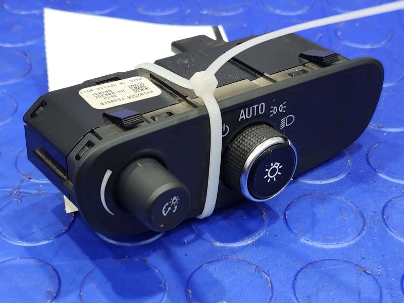2018 Chevrolet Equinox Headlight Switch (Dash Mtd)