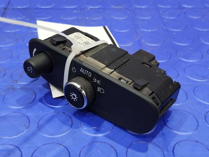 2018 Chevrolet Equinox Headlight Switch (Dash Mtd)