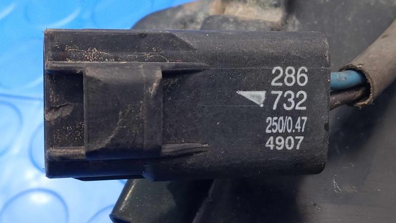 2001-2005 Toyota RAV4 AC Condenser Cooling Fan Assembly Right Side OEM 1636328050