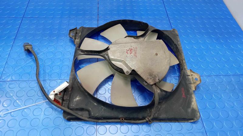 2001-2005 Toyota RAV4 AC Condenser Cooling Fan Assembly Right Side OEM 1636328050