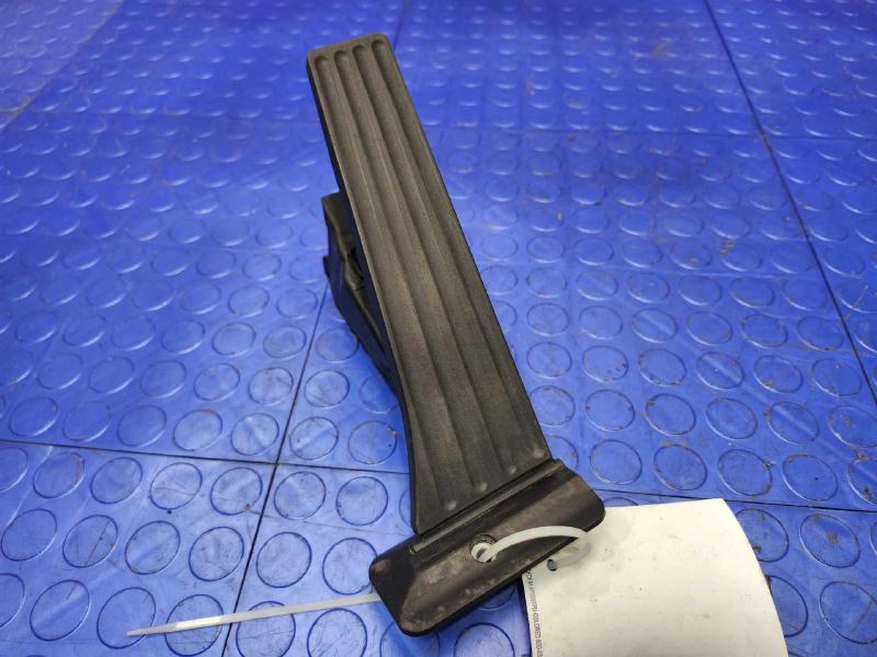 2014-2016 BMW 228i Accelerator Pedal Assembly Genuine OEM 35426853175