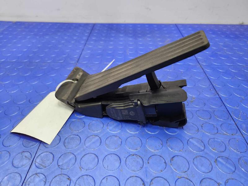 2014-2016 BMW 228i Accelerator Pedal Assembly Genuine OEM 35426853175