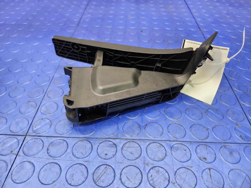 2014-2016 BMW 228i Accelerator Pedal Assembly Genuine OEM 35426853175