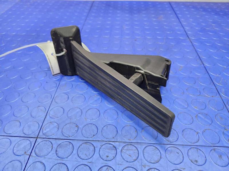 2014-2016 BMW 228i Accelerator Pedal Assembly Genuine OEM 35426853175