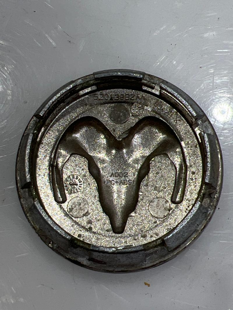 2004 Dodge Dakota Center Cap