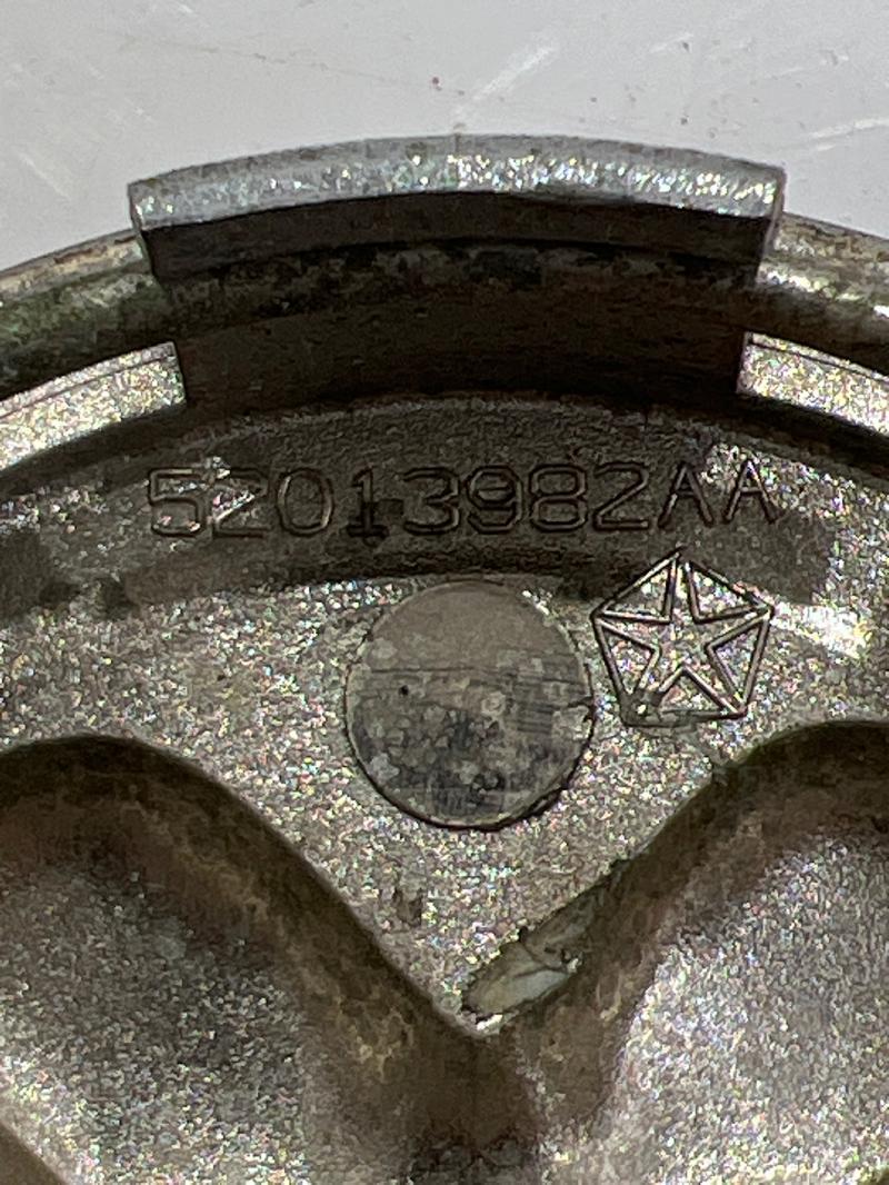 2004 Dodge Dakota Center Cap