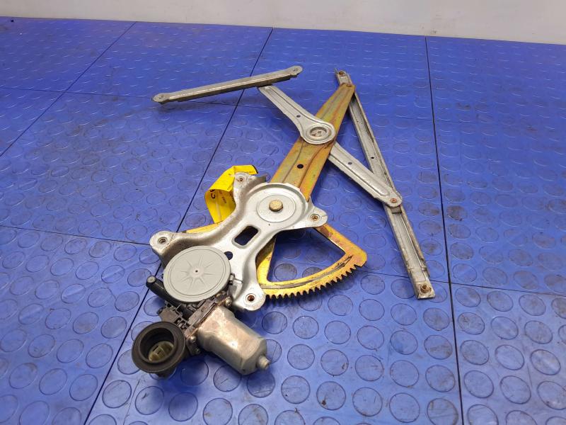 2005 Toyota Tacoma Front Door Regulator