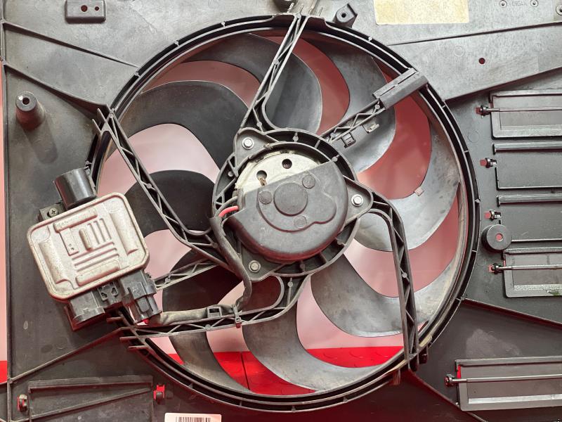 2011-2018 Volvo S60 2.0L 2.5L Engine Cooling Fan Assembly Genuine OEM 31686806