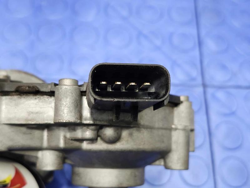 2009 Volkswagen Routan Wiper Motor Front