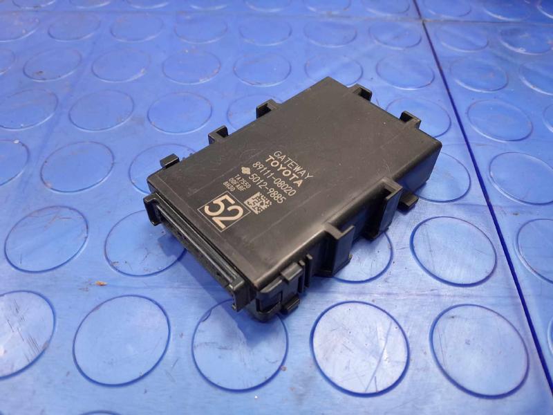 2018-2020 Toyota Sienna Network Multiplex Control Module OEM 89220-08860