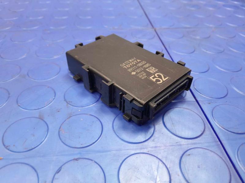 2018-2020 Toyota Sienna Network Multiplex Control Module OEM 89220-08860